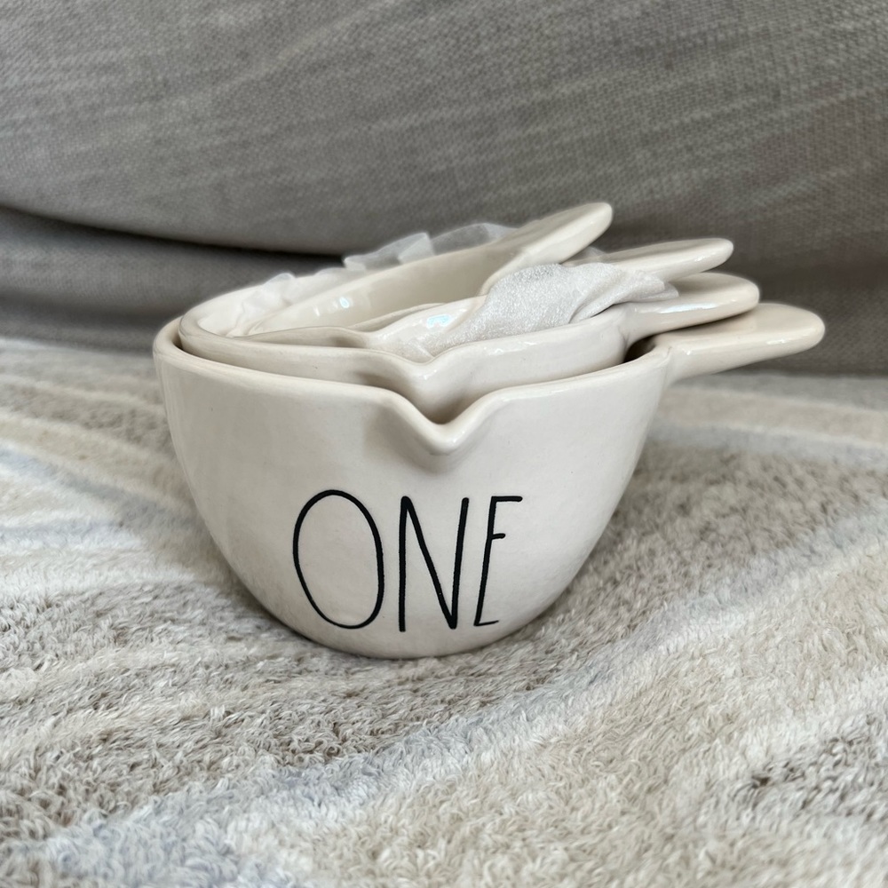 Rae Dunn Measuring Cups 💕